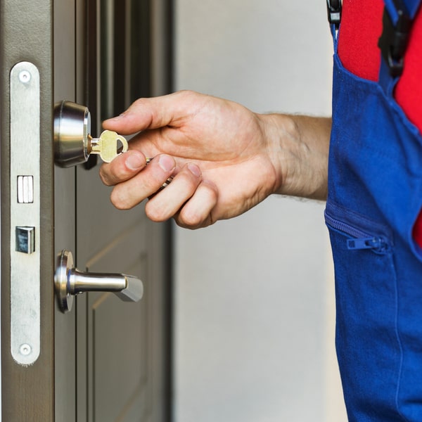 según cerrajería residencial, las llaves con sistemas de seguridad como las llaves de puntos son las más seguras